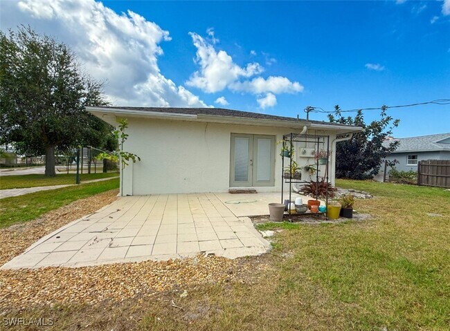 Foto del edificio - 593 92nd Ave N