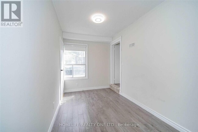 Building Photo - 104 Benson Ave