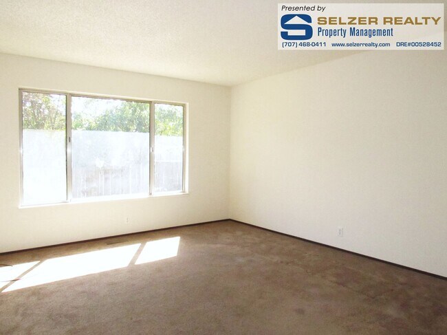Building Photo - Roomy 3 bd. home on a cul-de-sac near park...