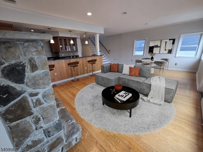 Foto del edificio - 23 S Bertrand Rd