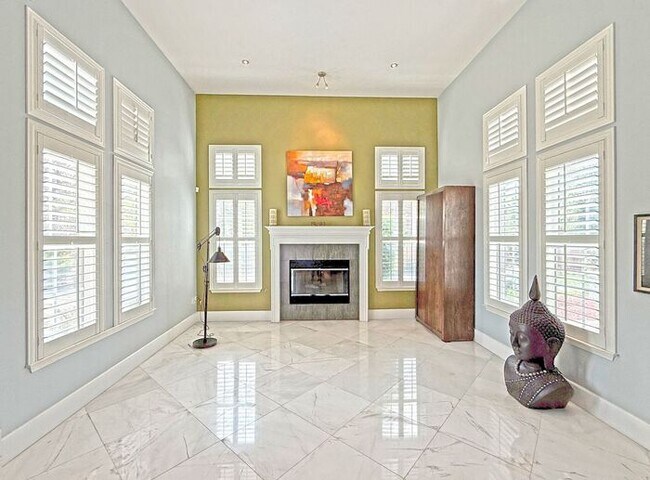 Foto del edificio - Stunning Bel Aire / Hillstone Estate at Ce...