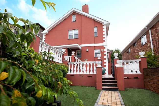 Building Photo - FOR RENT, the most exquisite single Family...