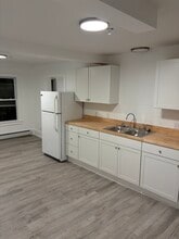 Building Photo - 164 Veranda St