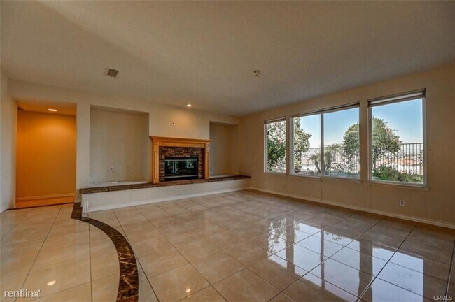 Building Photo - 4 br, 3.5 bath House - 28932 Drakes Bay