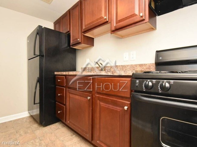 Building Photo - 1 br, 1 bath Apartment - 1328 McChulloh St,LL