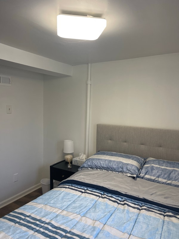 Building Photo - 4926 W Medill Ave