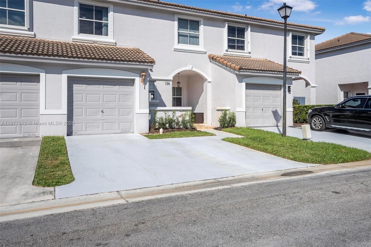 Foto principal - 136 SW 169th Ave