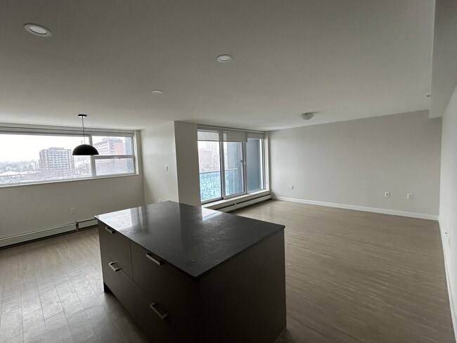 Building Photo - 5633-5633 Fenwick St