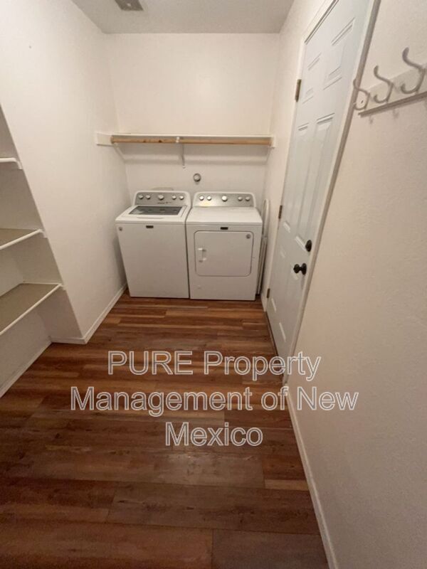 Foto del edificio - 652 Quailbrush Dr NW