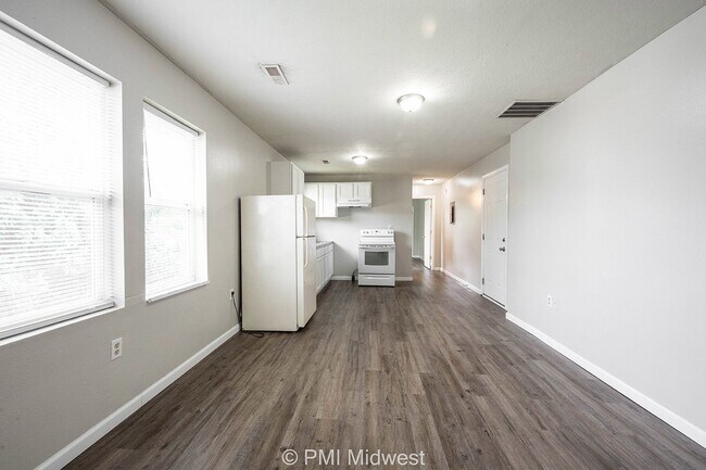 Foto del edificio - Cozy 2 Bed Apartment in Indianapolis with ...