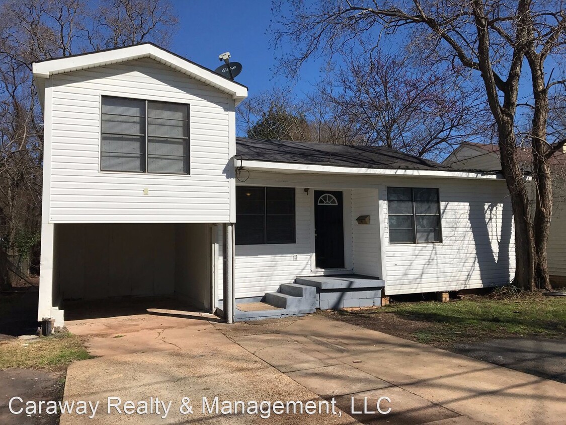 Primary Photo - 3 br, 1 bath House - 2417 Broadway Dr.