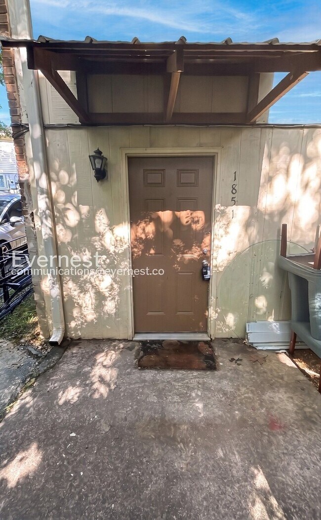 Building Photo - 1851 Dana Ln