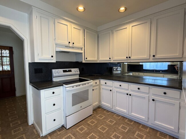 Building Photo - 4625 Cajon Way