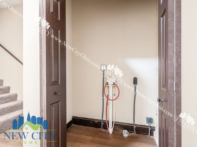 Building Photo - One Bedroom with Rustic Finishes