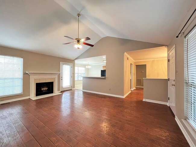 Photo - 3 BEDROOM , 2 BATH ON HIGHGATE CIRCLE IN HARDIN VALLEY/KARNS AREA!! House
