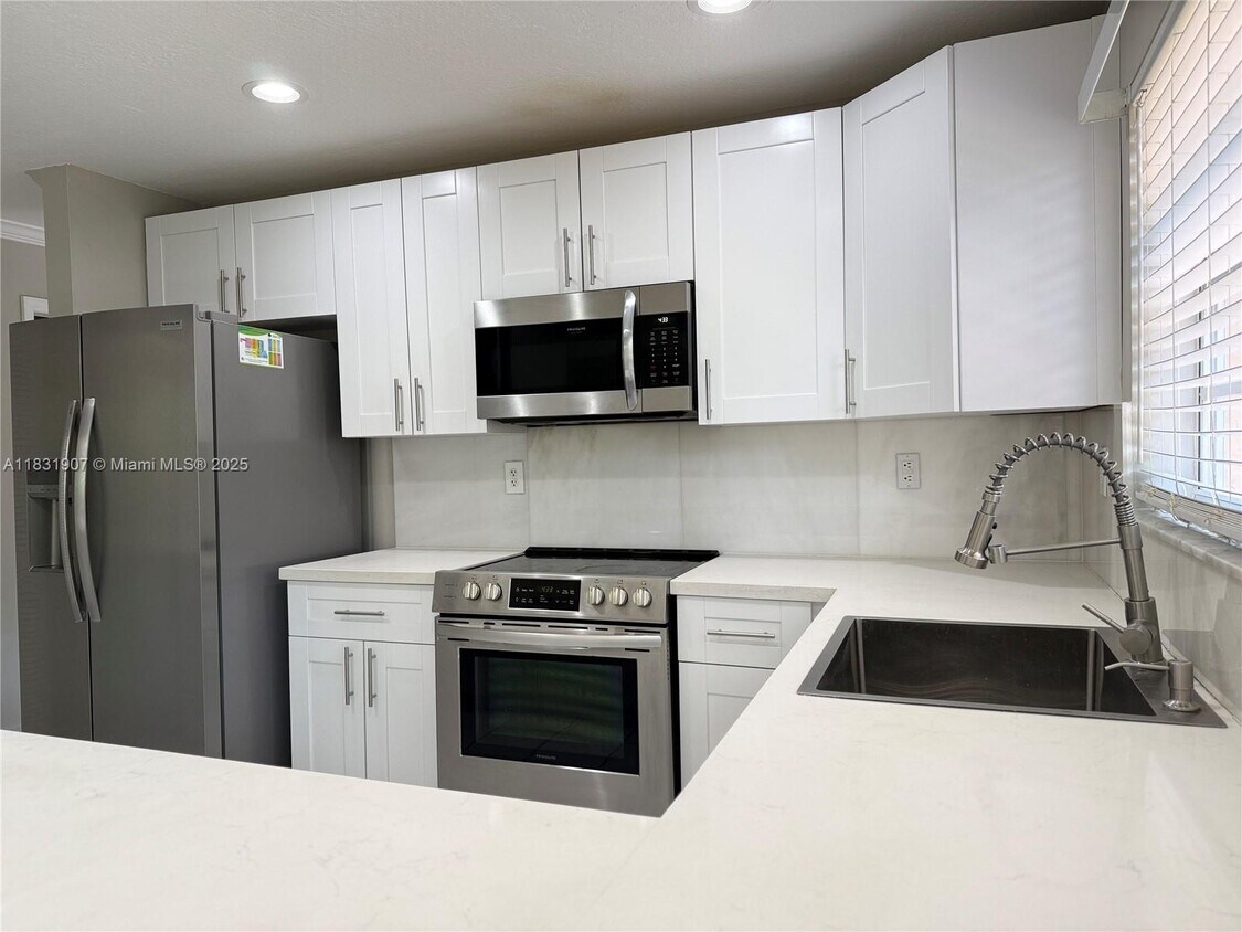 Primary Photo - 11224 SW 59th Pl