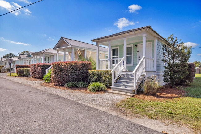 Building Photo - 171 Paradise Ave