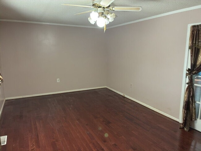 Building Photo - "Charming 3-Bedroom Retreat with 2 Full Baths in Peaceful Pelzer!"