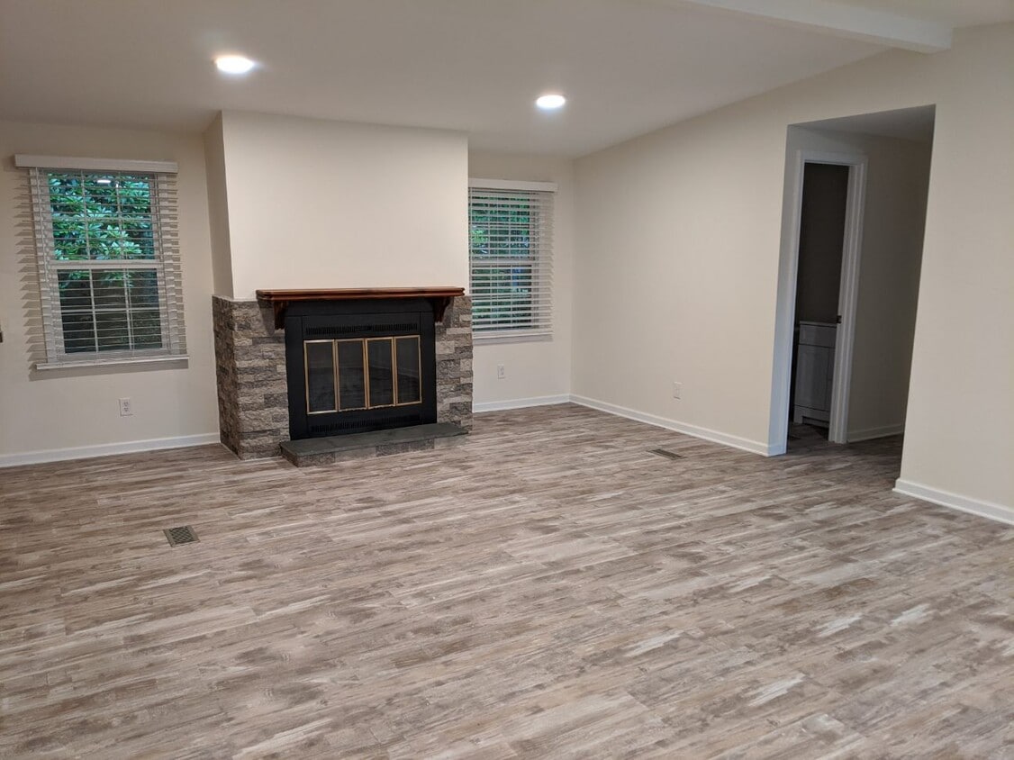 18 Brookside St, Clyde, NC 28721 House Rental in Clyde, NC