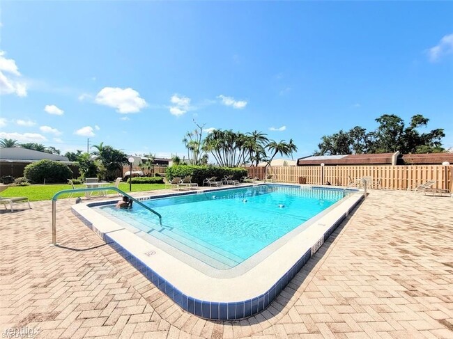 Foto del edificio - 2 br, 2 bath Condo - 6300 South Pointe Bou...
