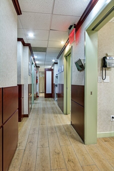 Interior Photo - East River Tower