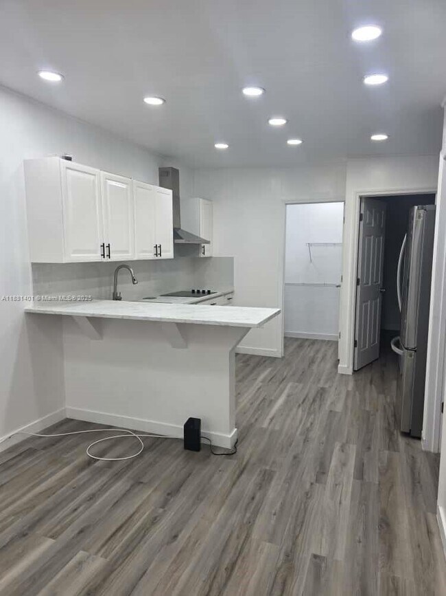 Foto del edificio - 23 Miami Gardens Rd