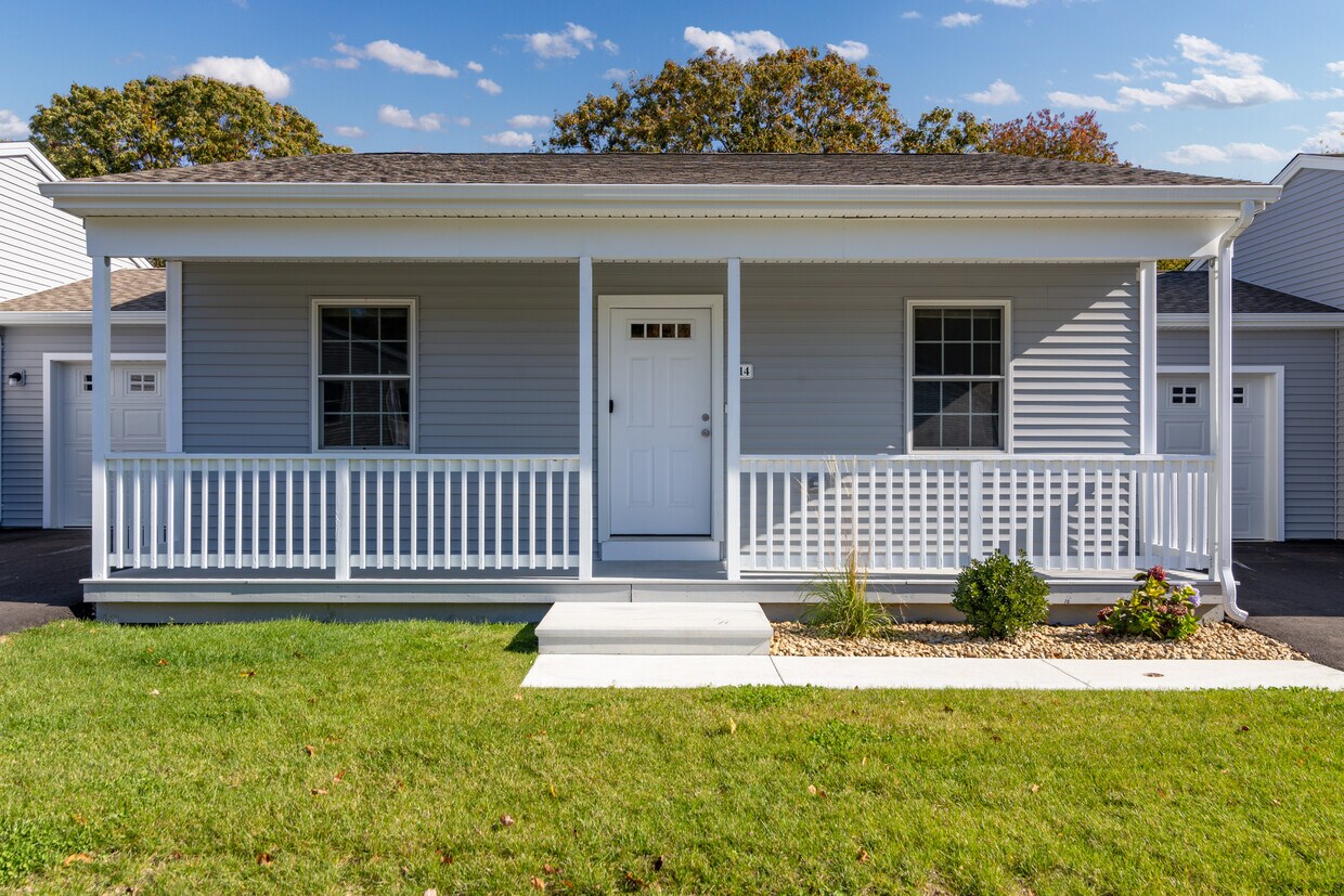 Primary Photo - 470 Norwich Rd
