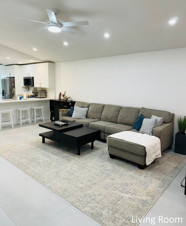 Building Photo - 3936 Arelia Dr S