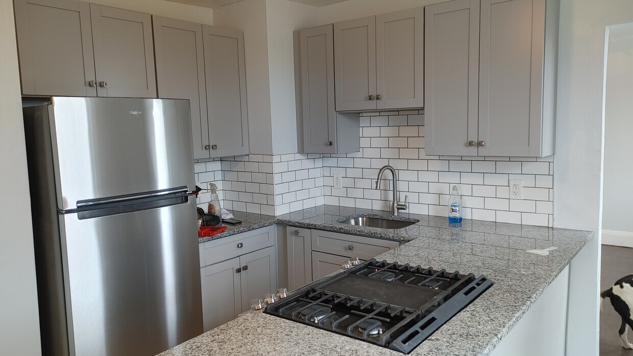kitchen - 202 Avo St