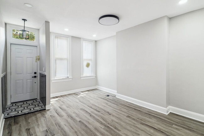 Building Photo - 2134 W Fayette St