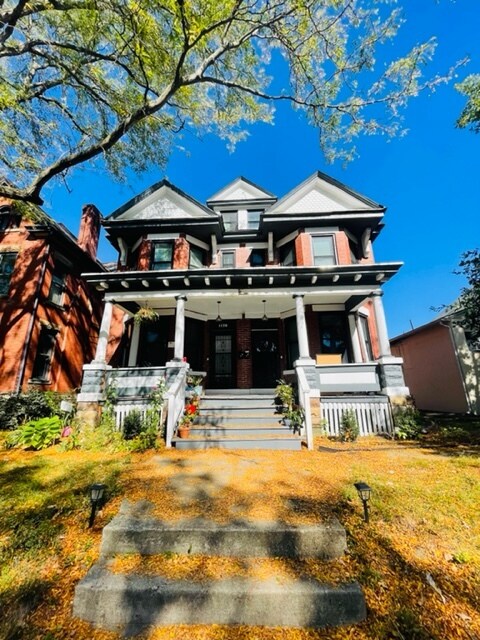 Foto principal - 1126-1128 Bryden Rd