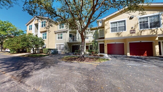 Building Photo - Nice 2 bedroom, 2 bathroom condo in the he...