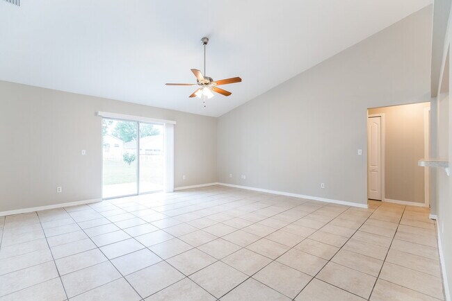 Foto del edificio - 14816 Windy Mt Cir