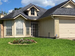 Building Photo - 9115 Kindlewood Dr