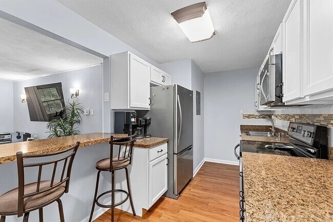 Foto del edificio - "Charming 1-Bedroom Retreat with Modern Co...