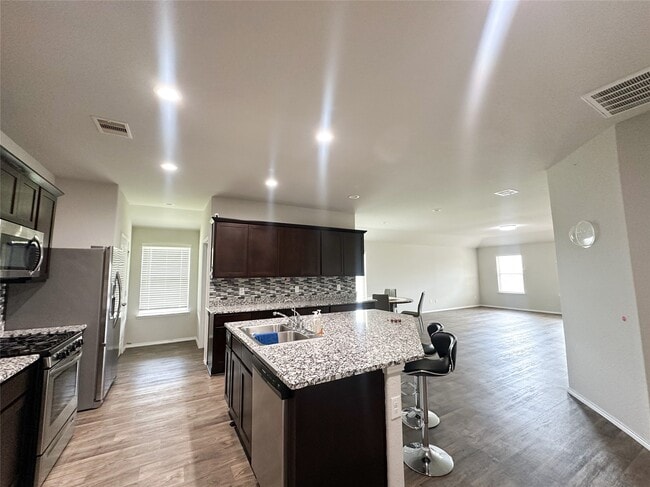 Building Photo - 1807 Brady Shores Dr