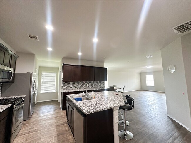 Foto del edificio - 1807 Brady Shores Dr