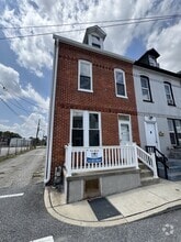 Building Photo - 239 Green St