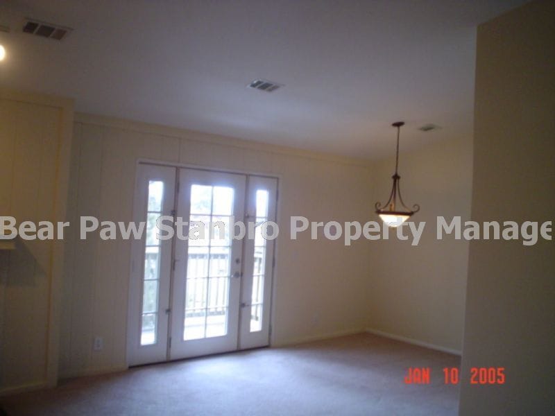 Two Bedroom, One Bath Condo near High School! - Two Bedroom, One Bath Condo near High School!