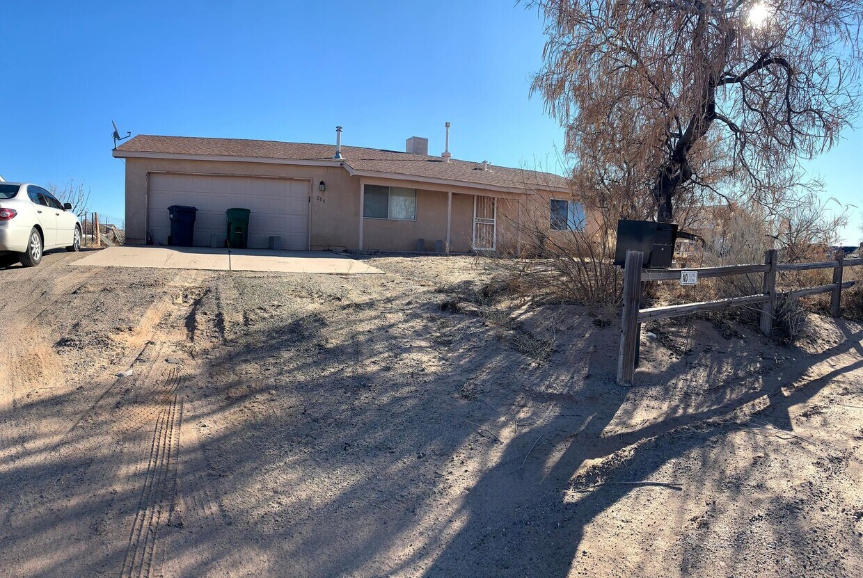 Foto principal - Quite and Quaint Rio Rancho Rental