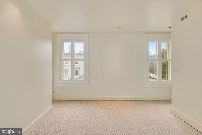 Building Photo - 3065 M St NW