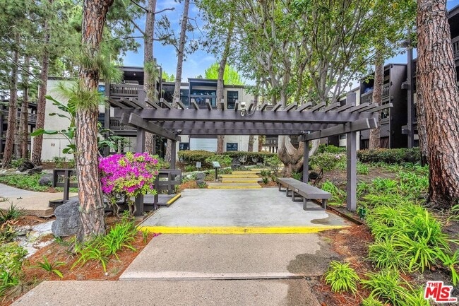 Foto del edificio - 7777 W 91st St