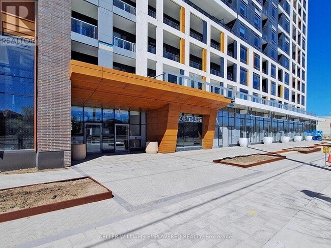 Building Photo - 7950 Bathurst St