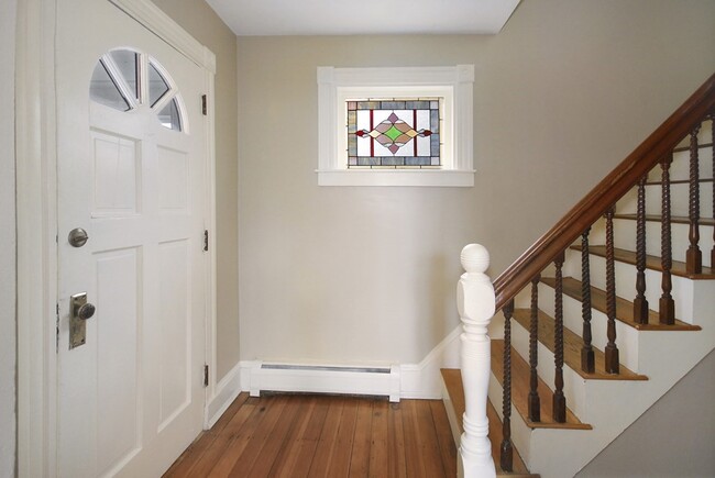 Building Photo - 40 Woodbury St