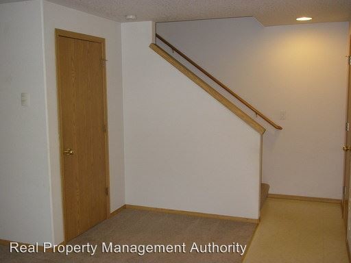 Building Photo - 3 br, 1.5 bath House - 2316 NE Stapleton Road