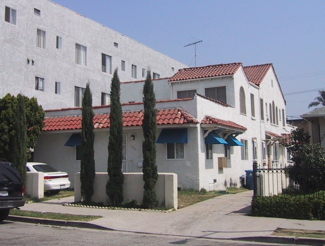 Building Photo - 944-946 Dewey Ave