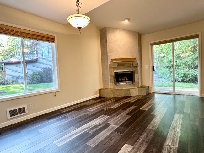 Foto del edificio - 1750 E Lakeshore Dr