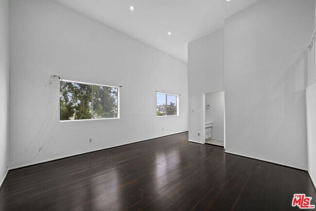 Building Photo - 4752 Academy St