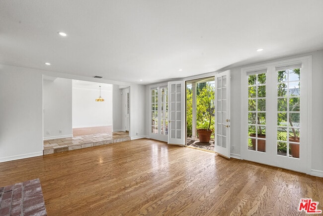 Foto del edificio - 18339 Linnet St