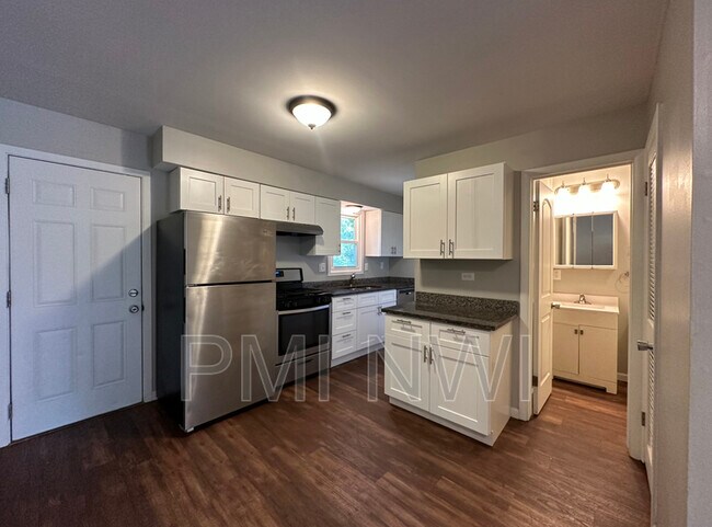 Building Photo - 3012 Willowcreek Rd